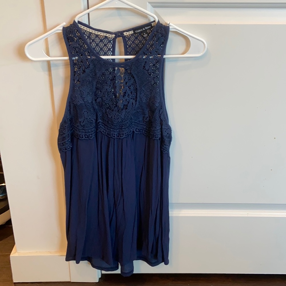 Blue tank top, casual